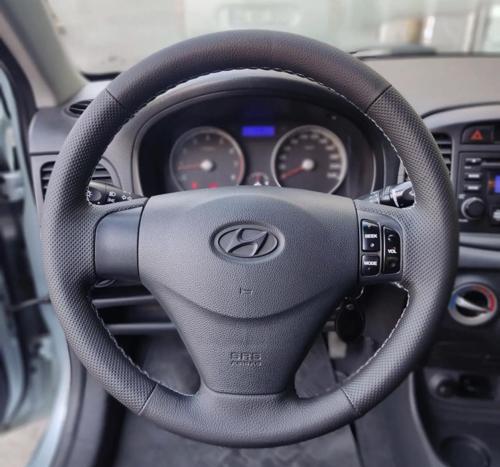 Hyundai Accent Era Araca Özel Direksiyon Kılıfı (Noktalı Düz Gri Dikişli)