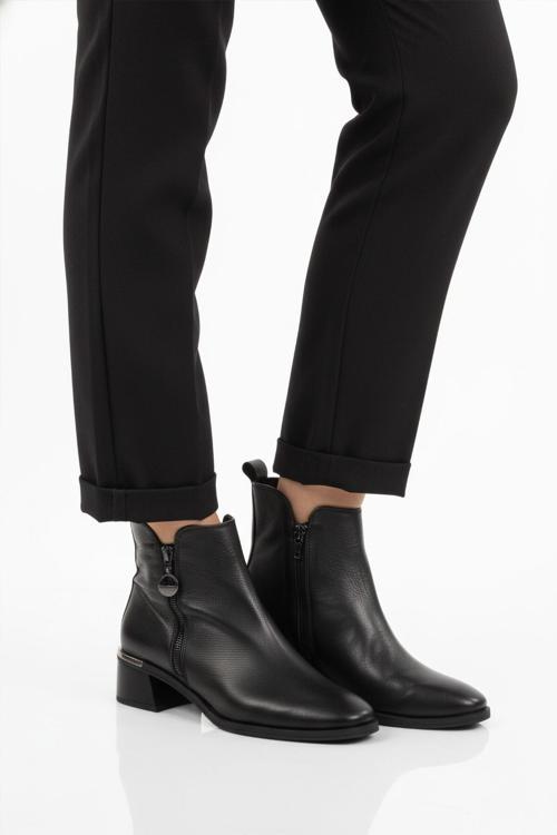 Siyah Hakiki Deri Polarlı Kaymaz Fermuarlı Kadın Topuklu Bot 9780-1 Z