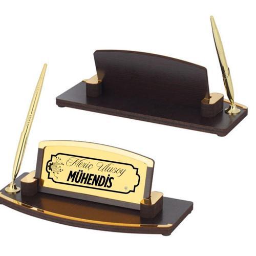 Mühendislere Özel Ahşap ve Metal Detaylı Kalemli Masa İsimliği – Kişiye Özel Ofis Hediyesi