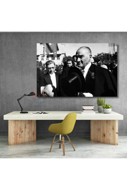 Siyah Beyaz Atatürk Kanvas Tablo Şapka Tutan Atatürk Tablosu Ofis Tablosu Duvar Dekoru