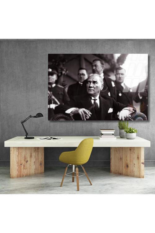 Siyah Beyaz Yatay Atatürk Tablosu Cam Tablo Modeli Ev Ofis Tablosu