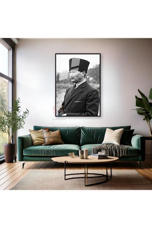 Siyah Beyaz Görsel Kemal Atatürk Metal Çerçeveli Cam Tablo Modeli Dikey Duvar Tablosu Ofis Ev Dekoru