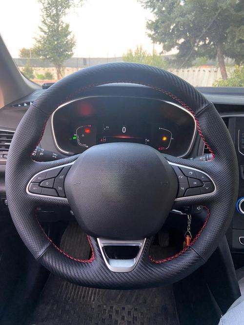 Megane 4 İcon Araca Özel Direksiyon Kılıfı (Nokta Karbon Kırmızı İp)