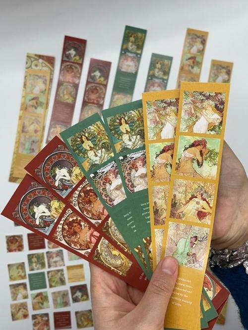 Mucha Art Gallery Tablo ve Mottolu 6 Yaprak 30 Adet Sticker Set/Etiket/Çıkartma/Bullet Journal