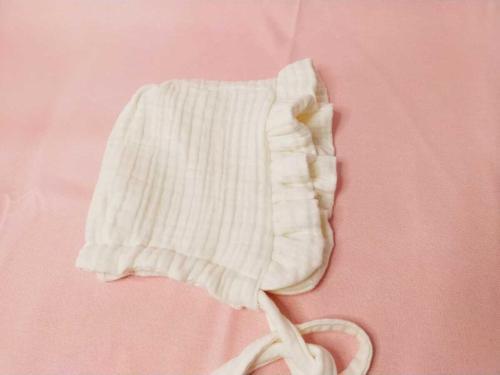 Fırfırlı Müslin Bebek Şapkası Ekru