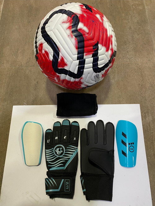 5 No Kırmızı Desenli Futbol Topu Kaleci Edliveni Ve Tekmelik 3Lü Set Pompa Hediyeli