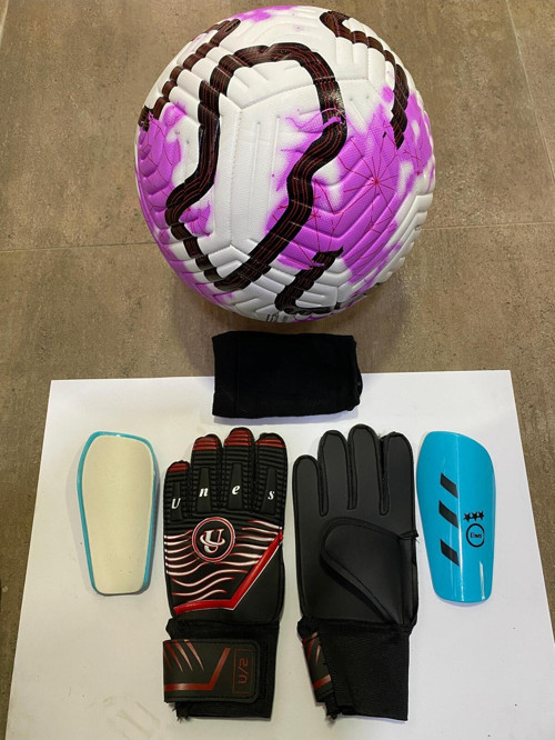 5 No Yıldızlı Futbol Topu Kaleci Eldiveni Ve Tekmelik Seti Pompa Hediyeli