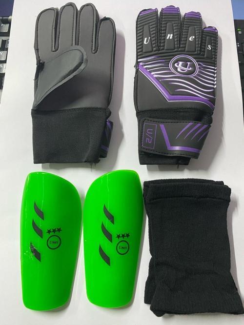 Mor Kaleci Eldiveni Ve Tekmelik Seti