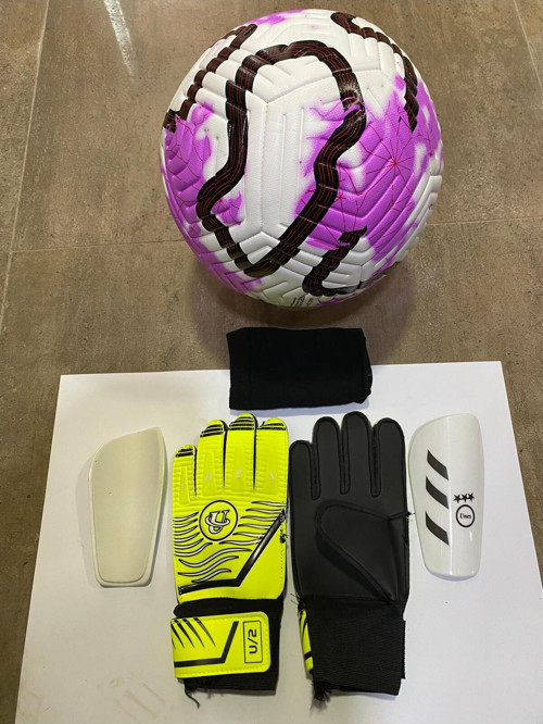 5 No Yıldızlı Futbol Topu Kaleci Eldiveni Ve Tekmelik Seti Pompa Hediyeli