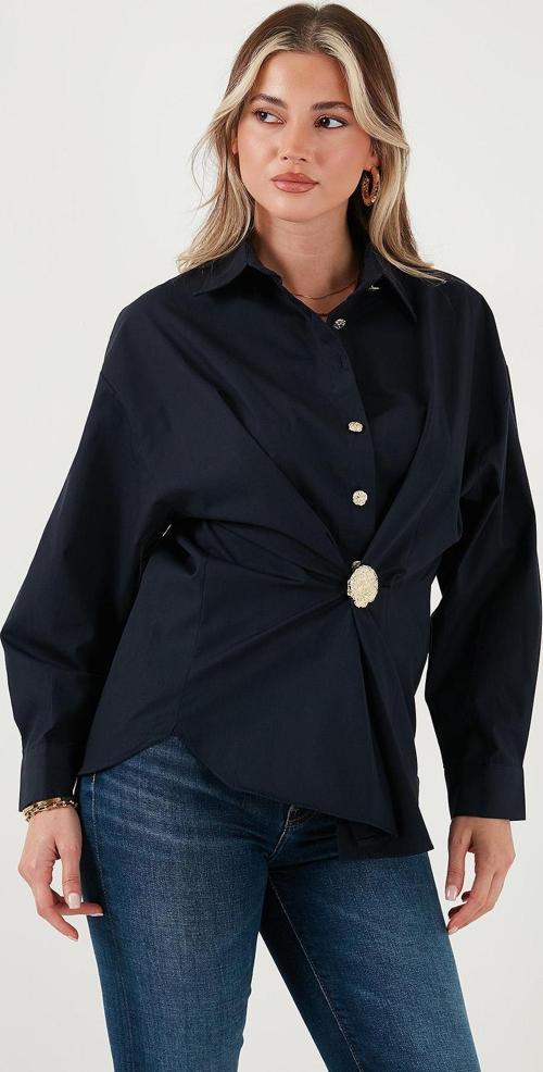 Pamuklu Regular Fit Broş Detaylı Uzun Kollu Bayan Gömlek 6834990 LACİVERT