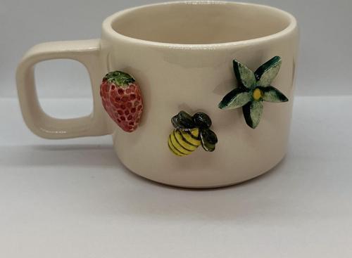 SERAMİK MIKNATIS 3LÜ CHARMLI FİNCAN ÇİLEK, ARI, ÇİÇEK CHARM