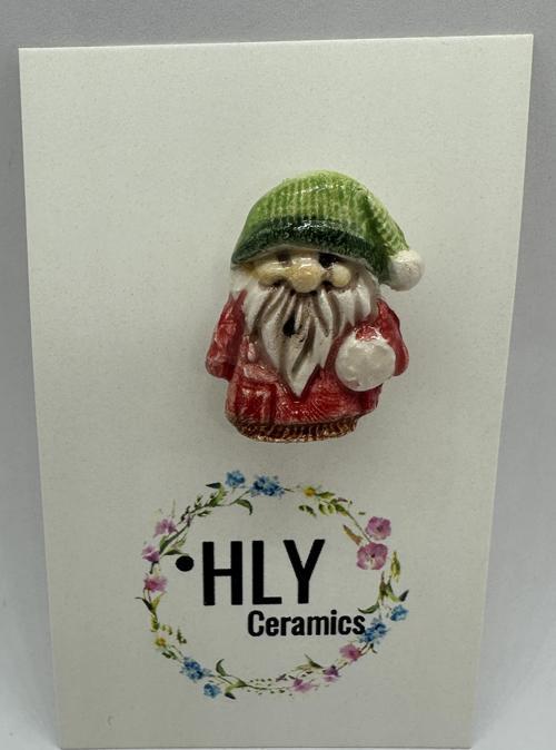 Yeşil Bereli Cüce – El Yapımı Seramik Yaka İğnesi