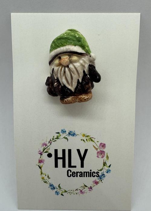 Yeşil Şapkalı Cüce Seramik Yaka İğnesi