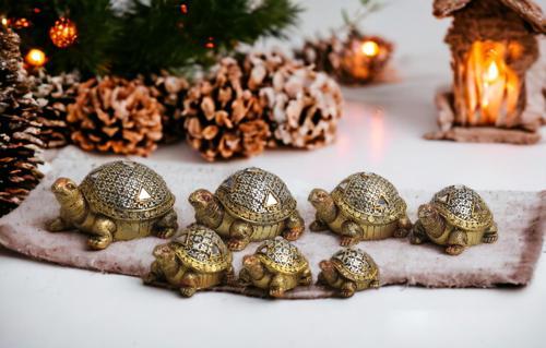 Lüks Motifli Aynalı 7’li Kaplumbağa Biblo Heykel Hediyelik Dekoratif Ürün Vitrin Süsü Ev Hediyesi