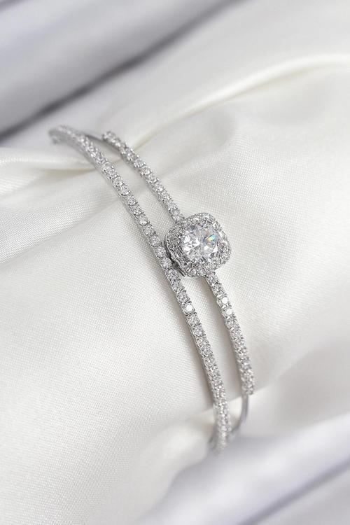 Pirinç Zirkon Taşlı Baget Model Gümüş Renk Kadın Bileklik