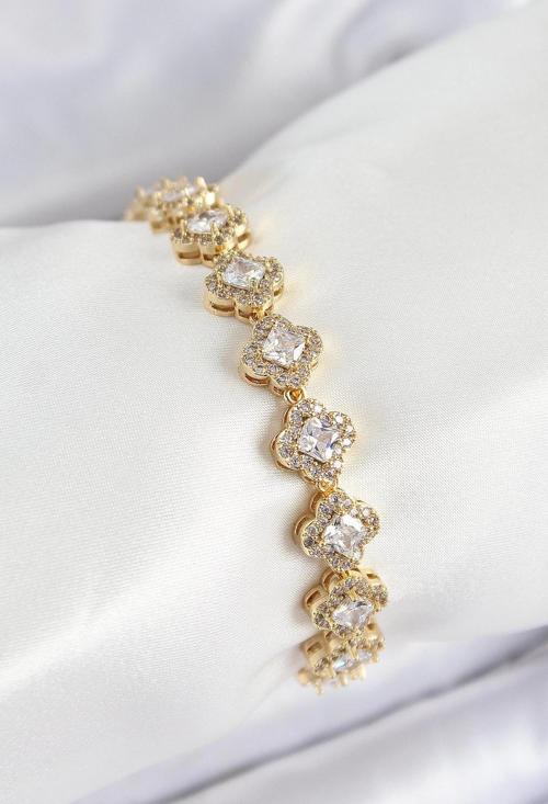 Pirinç Zirkon Taşlı Yonca Baget Model Gold Renk VIP Seri Kadın Bileklik