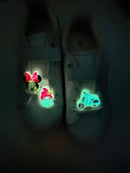 Gece Parlayan Neon Bağcık Spor Süsü Klipsli 3 Lü Set Motor My Melodi