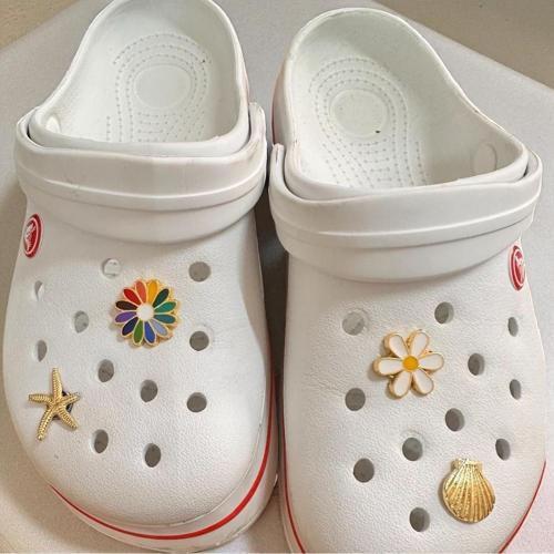 Metal Terlik Süsü Jibbitz / Charm / Süsü Klipsli 4 Lü Çiçek Deniz Kabuğu Papatya Deniz Yıldızı