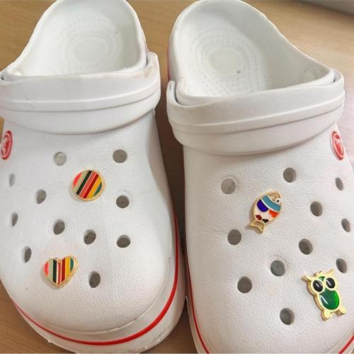 Metal Terlik Süsü Jibbitz / Charm / Süsü Klipsli 4 Lü Balık Baykuş Renli Kalp Barış