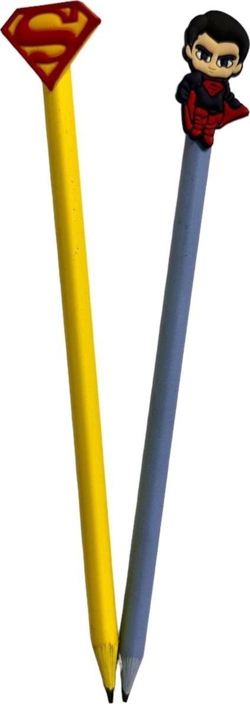 3D Supermen Figürlü Kalem Başlığı Ve Kurşun Kalem A06 2 Li Set