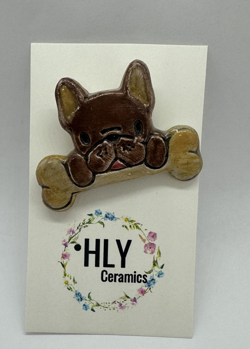 Kahverengi Bulldog Formunda Seramik Yaka İğnesi / Broş