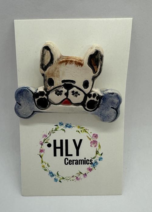 Mavi Kemikli Bulldog Formunda Seramik Yaka İğnesi / Broş