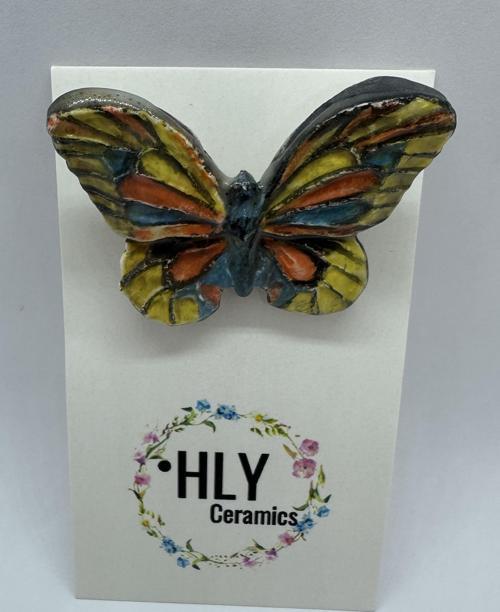 Sarı-Mavi-Turuncu Kelebek Formunda Seramik Yaka İğnesi / Broş