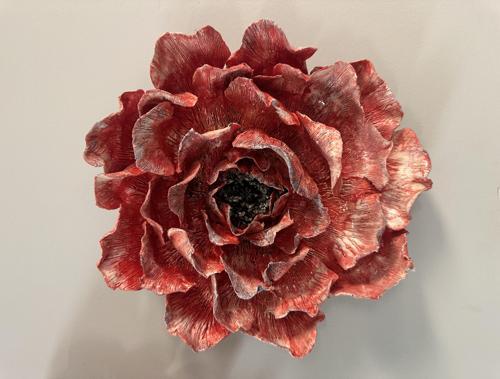 El Yapımı Seramik Duvar Çiçeği Kırmızı