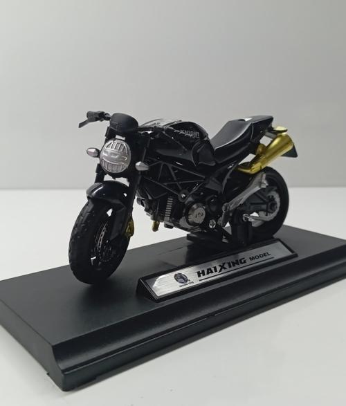 1:18 ÖLÇEK DUCATİ KNİGHT HX 813 MOTOSİKLET 12 CM UZUNLUĞUNDA MODELDİR.