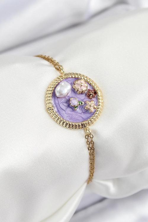 BFS 316L Çelik Zincir Mor Mineli Sanatsal Portre İnci Detaylı Çiçek Model Gold Renk Kadın Bileklik