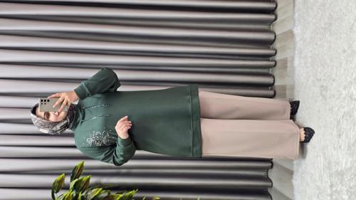 Kadın Büyük Beden Zincir Detaylı Taş İşlemeli Rahat Kalıp Esnek Kumaş Tunik