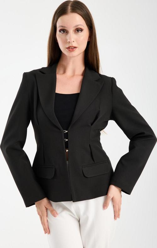 Siyah Fit Kalıp Agraf Detaylı Pileli Dokuma Ceket