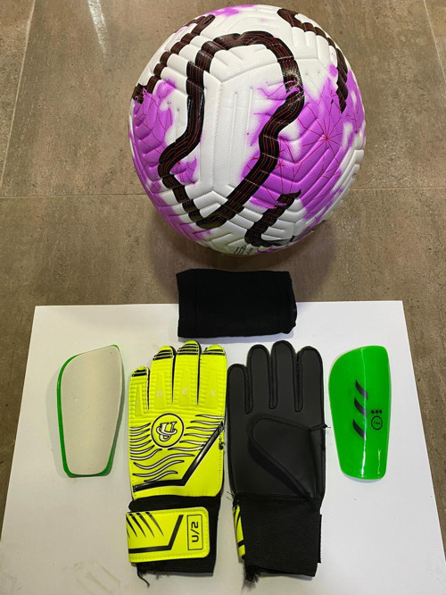 5 No Yıldızlı Futbol Topu Kaleci Eldiveni Ve Tekmelik Seti Pompa Hediyeli