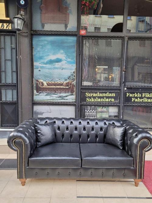 Black Deri Chesterfield
