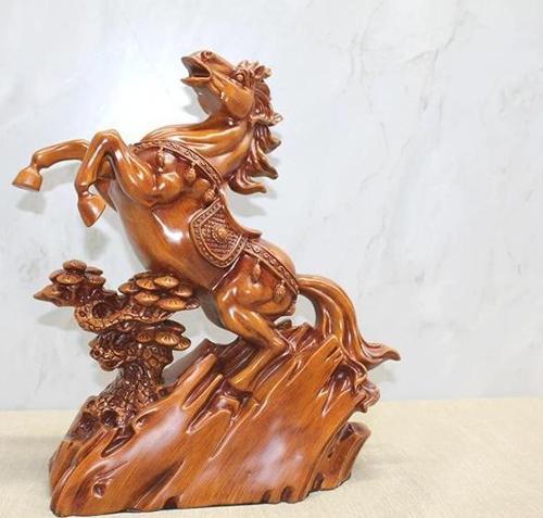 MDB Polyester Şahlanmış At Figürü