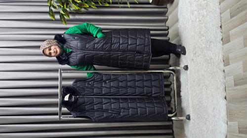 Kadın Tesettür Büyük Beden Kapüşonlu Fermuarlı Kürklü Piramit Desen Şişme Kapitone Yelek