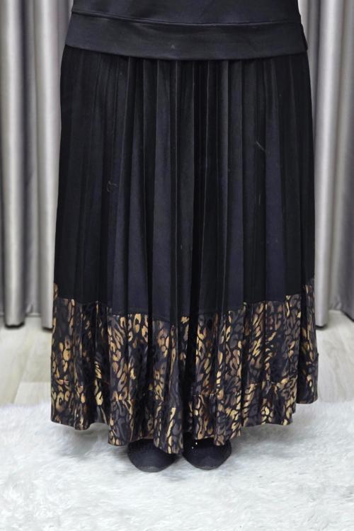 Kadın Tesettür Giyim Büyük Beden Pileli Leopar Desenli Etekli Takım 