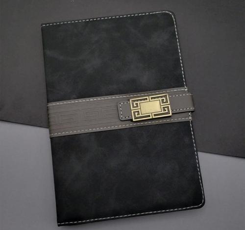 Deri Kapaklı Çizgili Not Defteri Siyah