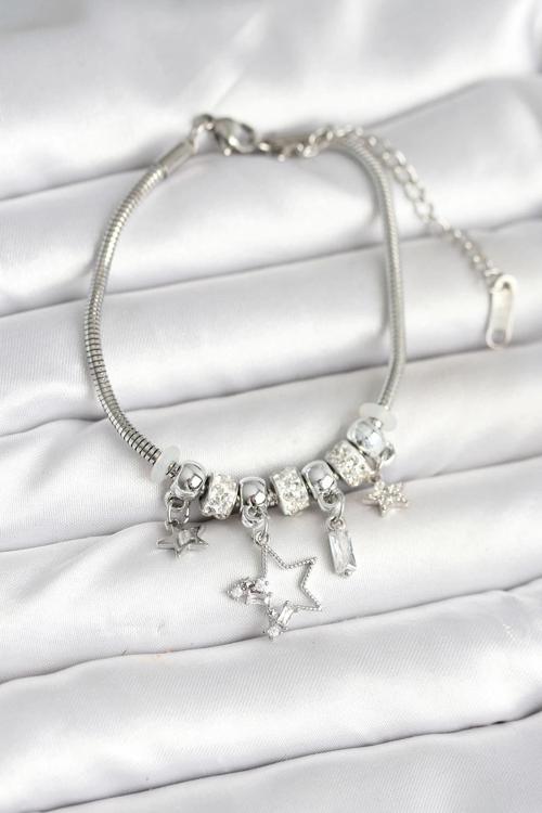 BFS Pirinç Gümüş Renk Yıldız Charmlı Kadın Bileklik