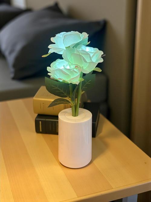 Güllü Dekoratif Led Işıklı Lamba 27 cm x 8 cm