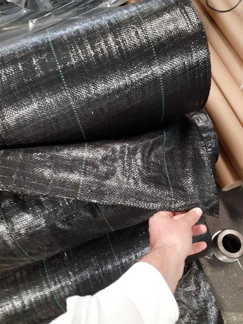 Jüt Taban Örtüsü Sera Taban Örtüsü Siyah Malç Örtüsü Naylonu Peyzaj Uygulama Örtüsü 3 X 45 Mt