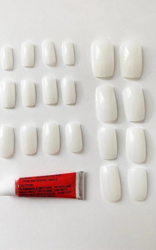 60 Adet Naturel Badem Takma Tırnak ve 3 Adet Yapıştırıcı