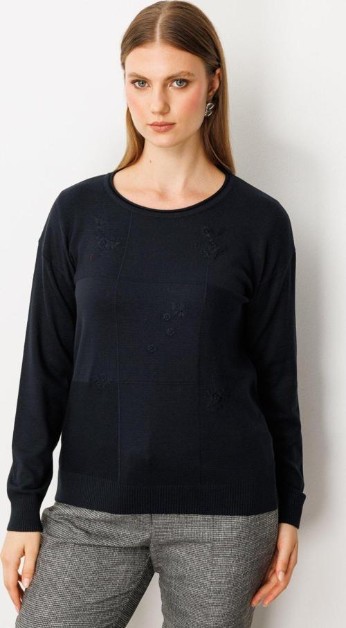 Kadın Büyük Beden Çiçek İşlemeli Sıfır Yaka Triko Kazak 65359 Siyah