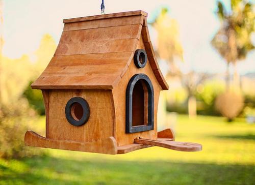 Ahşap Kuş Yuvası