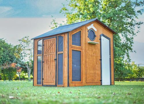 Ahşap Güvercin Kümesi