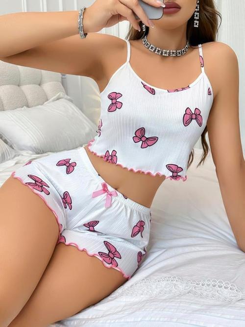 Bicomi Pamuklu Beyaz Üstüne Pembe Kurdela Desenli Fitilli Askılı Şortlu Pijama Takımı