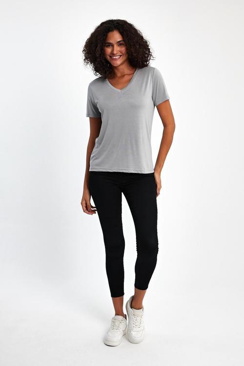 V Yaka Modal Tişört