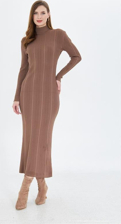 Yarım Balıkçı Yaka Standart Beden Fitilli Görünümlü Fit Kesim Uzun Elbise