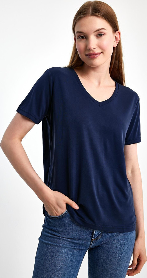 V Yaka Modal Tişört