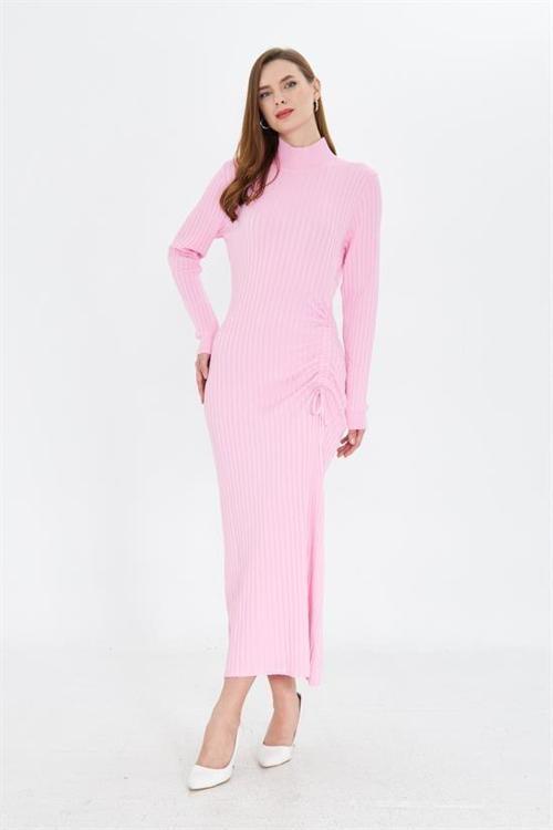 Yandan Büzgülü Yarım Balıkçı Yaka Standart Beden Fitilli Görünümlü Fit Kesim Uzun Elbise